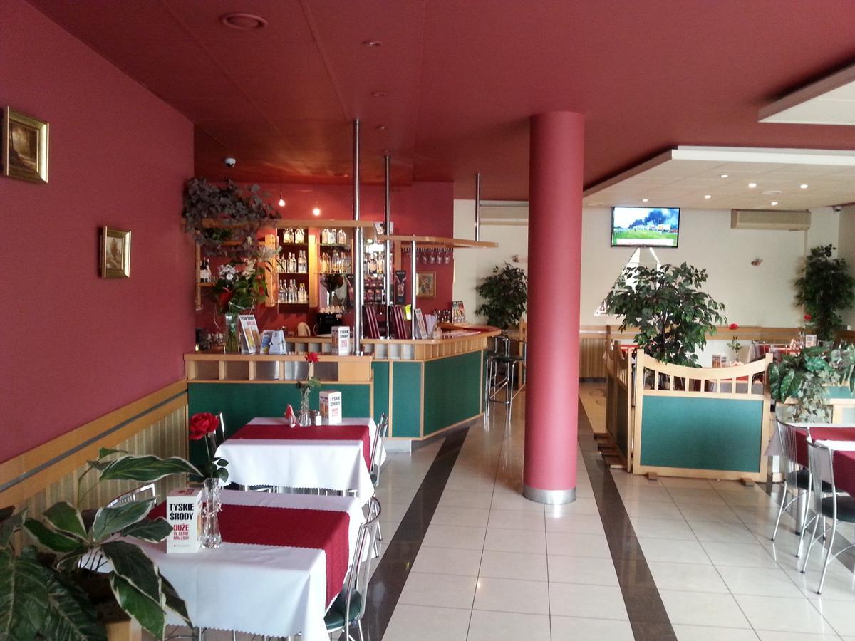 Hotel Max Na Terenie Stacji Mol Radzymin Exteriér fotografie