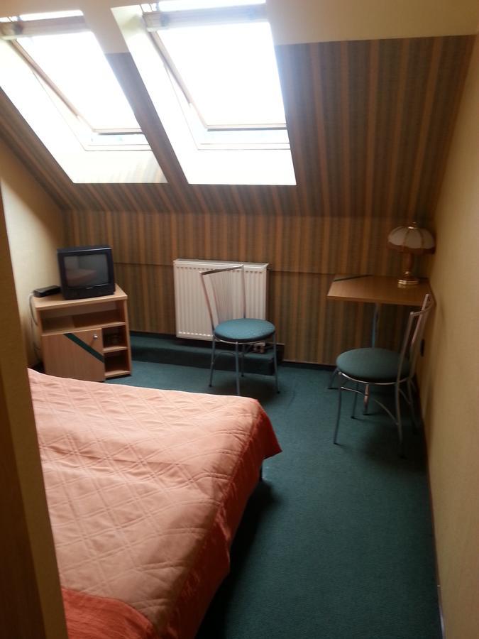 Hotel Max Na Terenie Stacji Mol Radzymin Exteriér fotografie