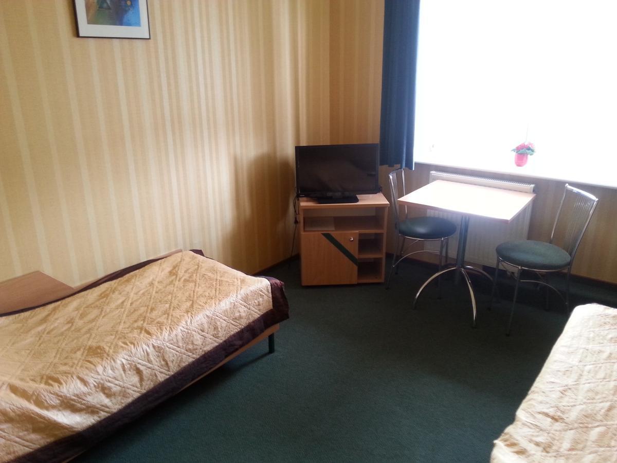 Hotel Max Na Terenie Stacji Mol Radzymin Exteriér fotografie